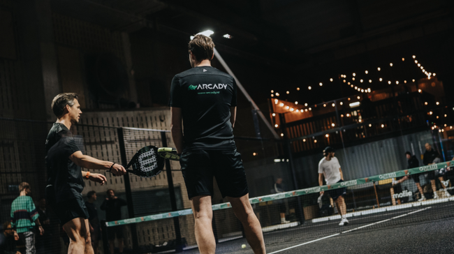 Arcady hoofdsponsor bij Kerst met Ballen, padel toernooi in samenwerking met FrontRow.