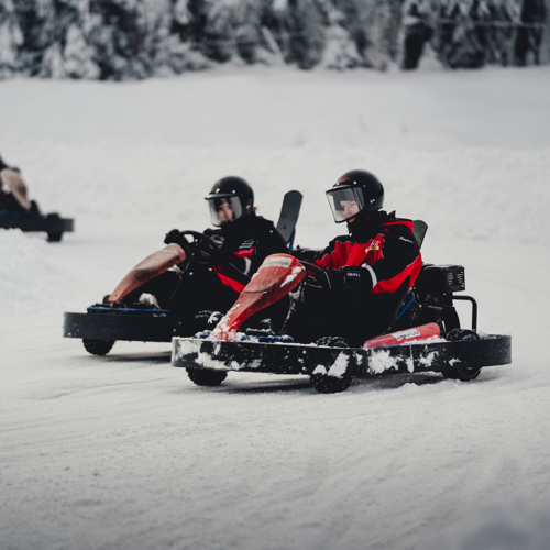 Arcady team aan het icekarten tijdens 10-jarig jubileum in Lapland